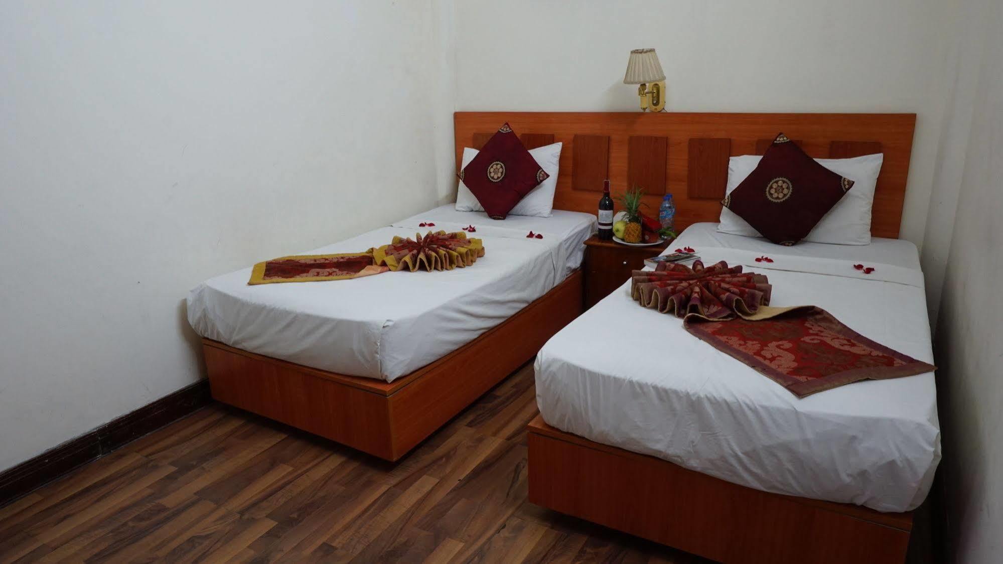 Hanoi Golden Moon Guest House & Travel Dış mekan fotoğraf