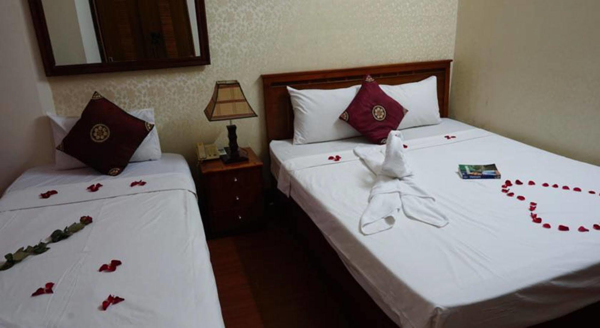 Hanoi Golden Moon Guest House & Travel Dış mekan fotoğraf