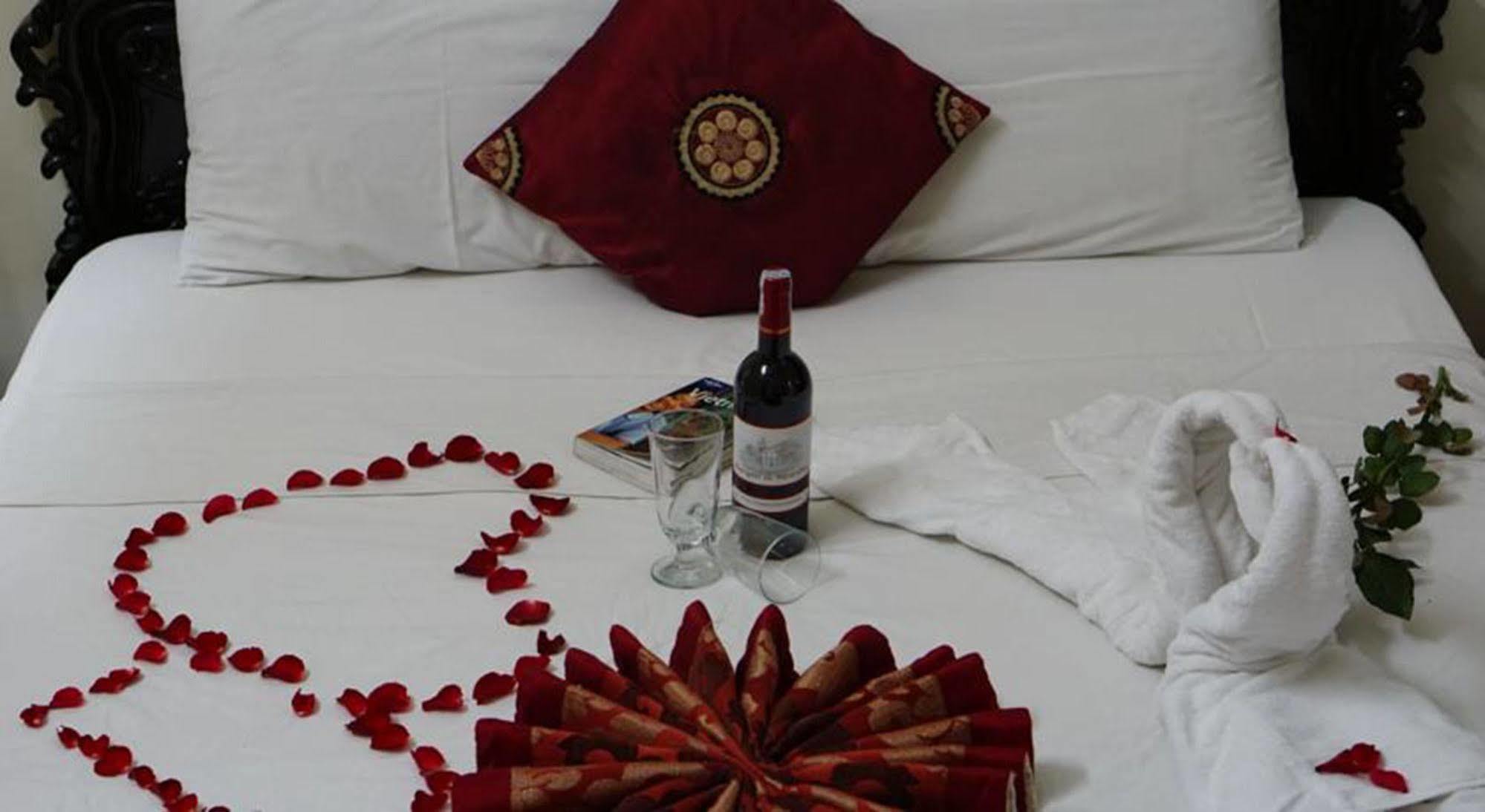 Hanoi Golden Moon Guest House & Travel Dış mekan fotoğraf