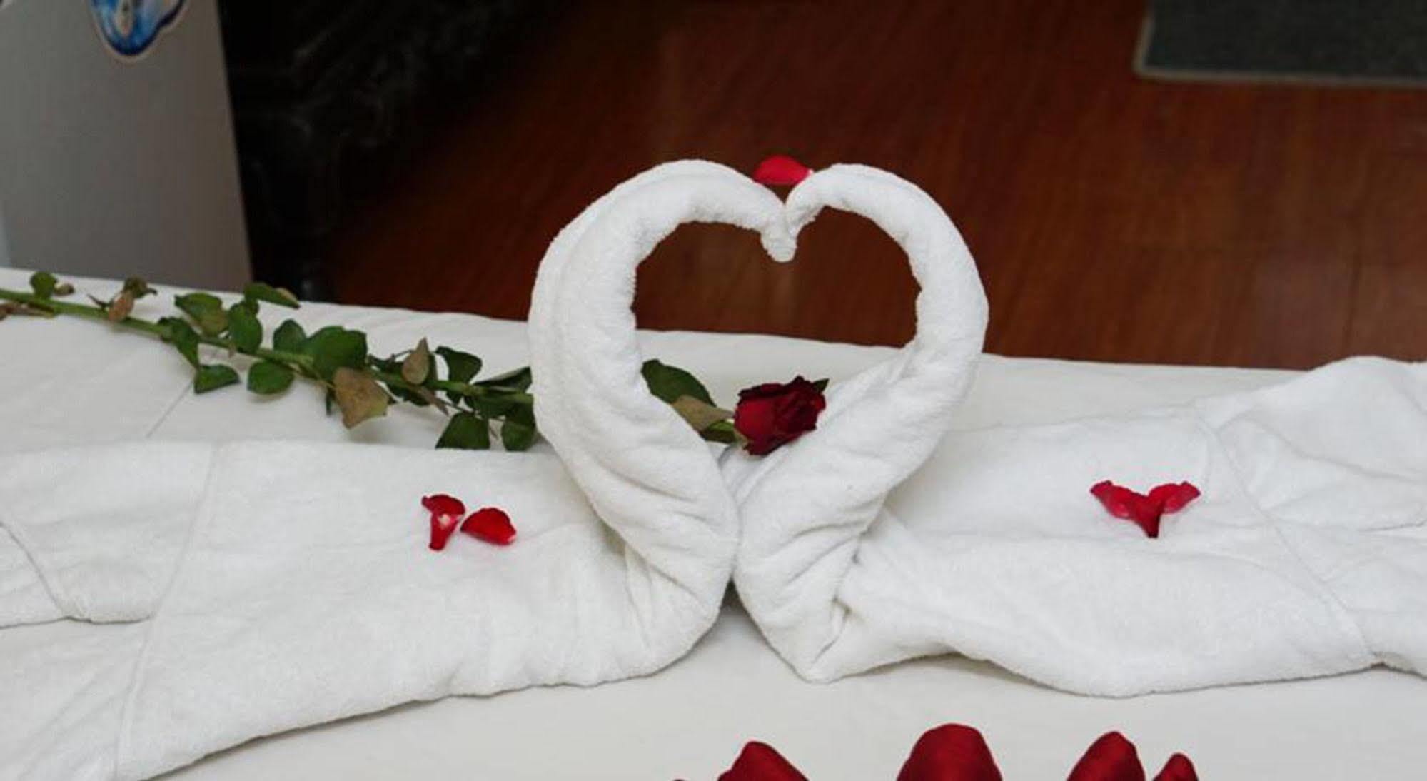 Hanoi Golden Moon Guest House & Travel Dış mekan fotoğraf