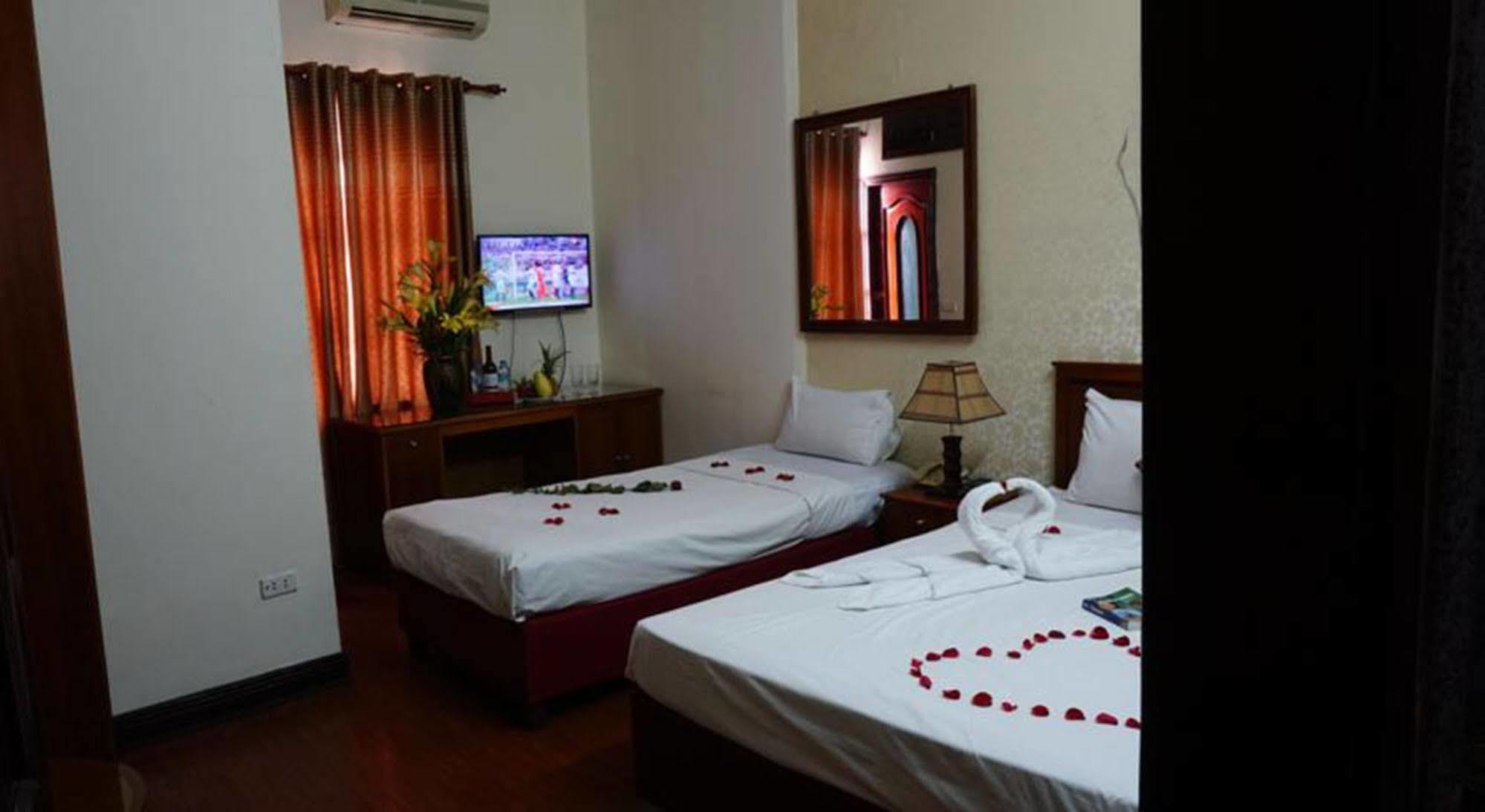 Hanoi Golden Moon Guest House & Travel Dış mekan fotoğraf