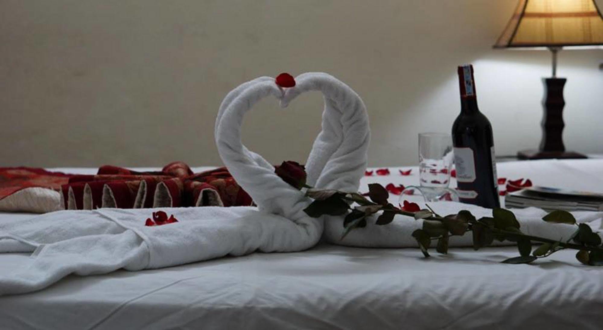 Hanoi Golden Moon Guest House & Travel Dış mekan fotoğraf