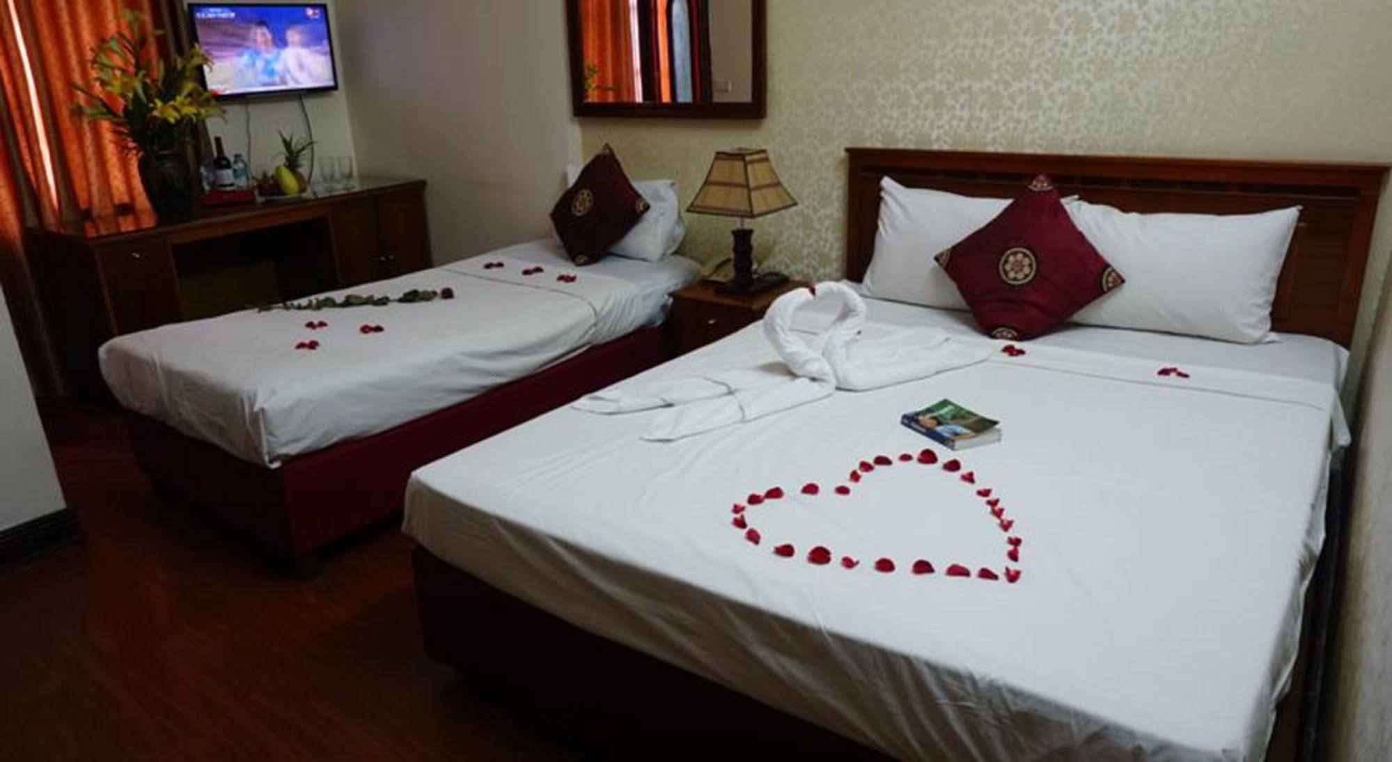 Hanoi Golden Moon Guest House & Travel Dış mekan fotoğraf