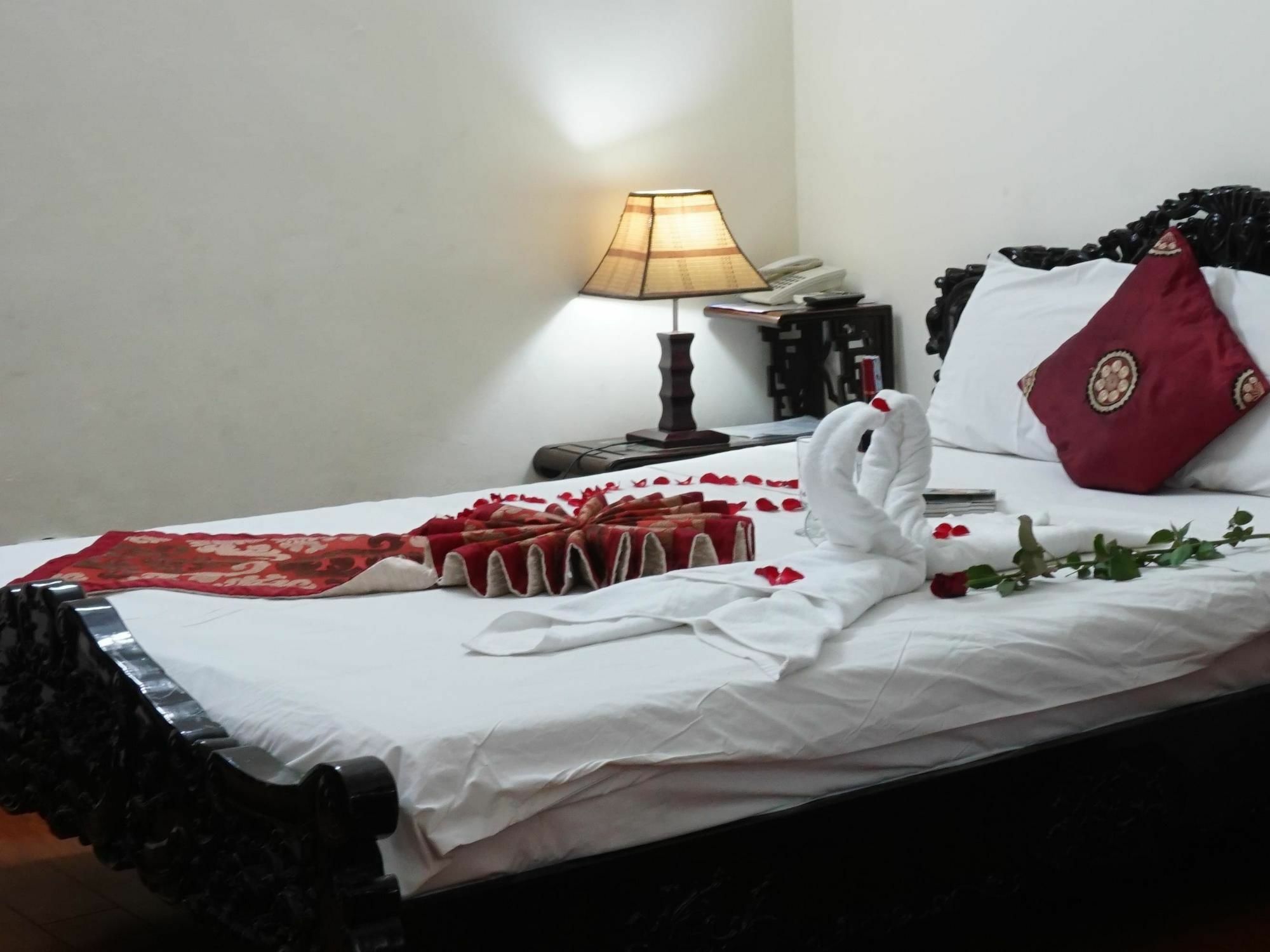 Hanoi Golden Moon Guest House & Travel Dış mekan fotoğraf